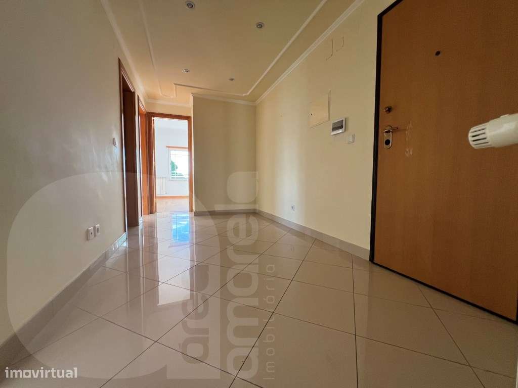 Apartamento T2 | com parqueamento | junto á baía do Seixal - Grande imagem: 3/11