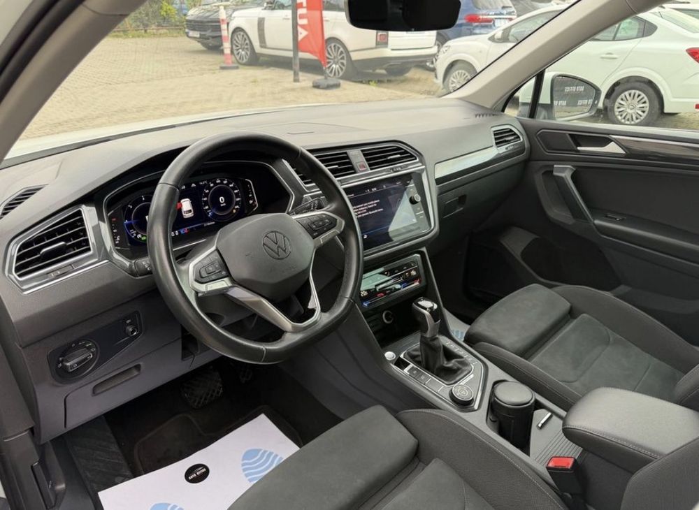 volkswagen tiguan   2 0 tdi 4mot dsg elegance