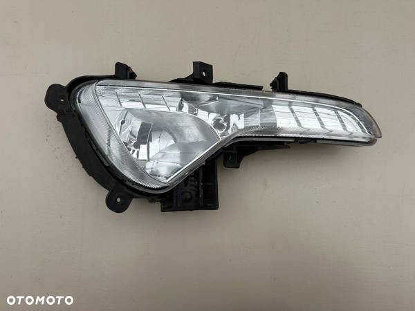 KIA SPORTAGE III 3 10-14R HALOGEN PRAWY LAMPA PRZECIWMGIELNA PRAWA PRZÓD - 1