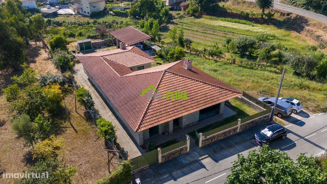 Moradia  T3+T2. ARRIFANA-50