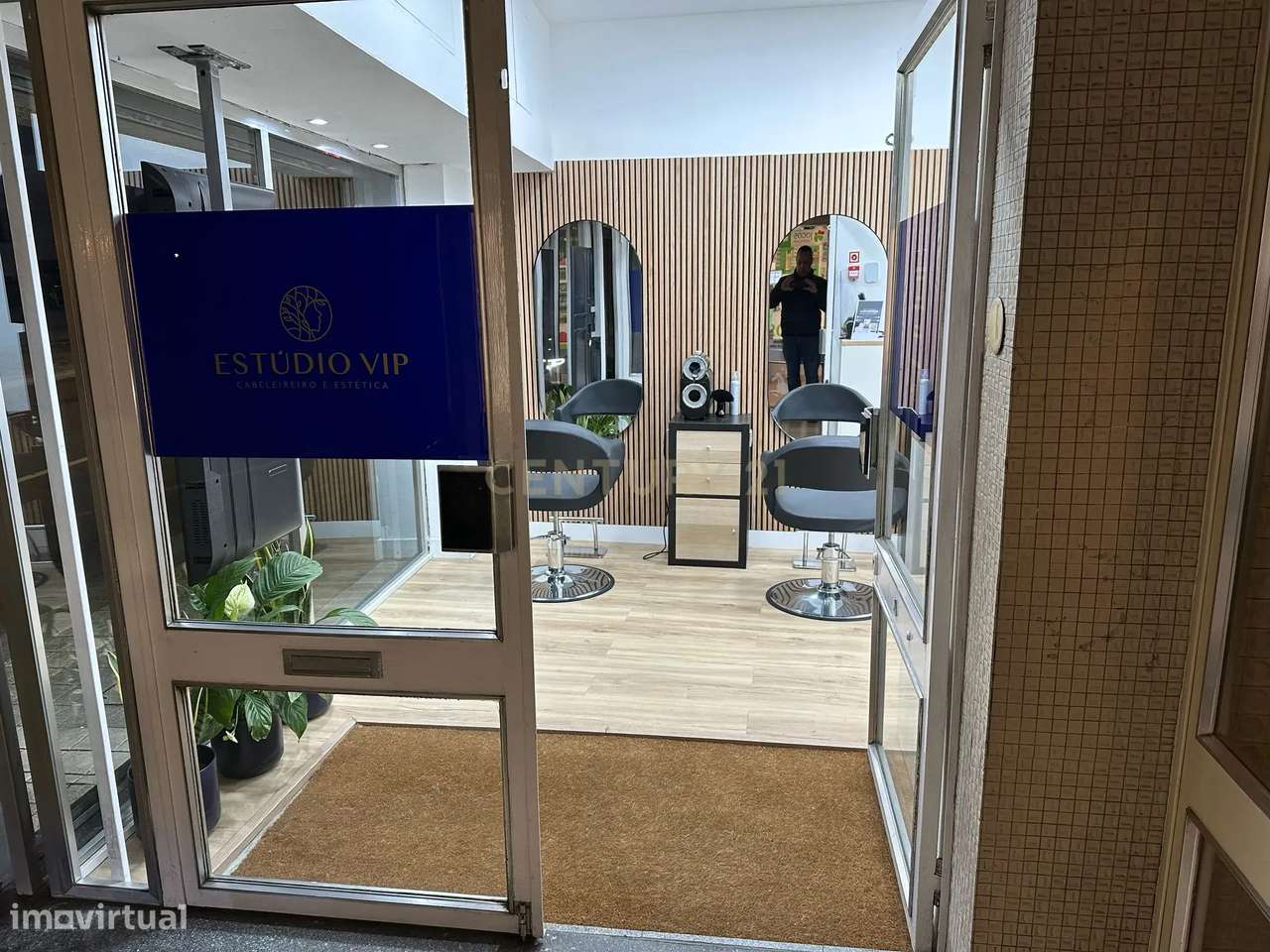 Trespasse de Salão de Cabeleireiro e Estética – Localização Premium no-12