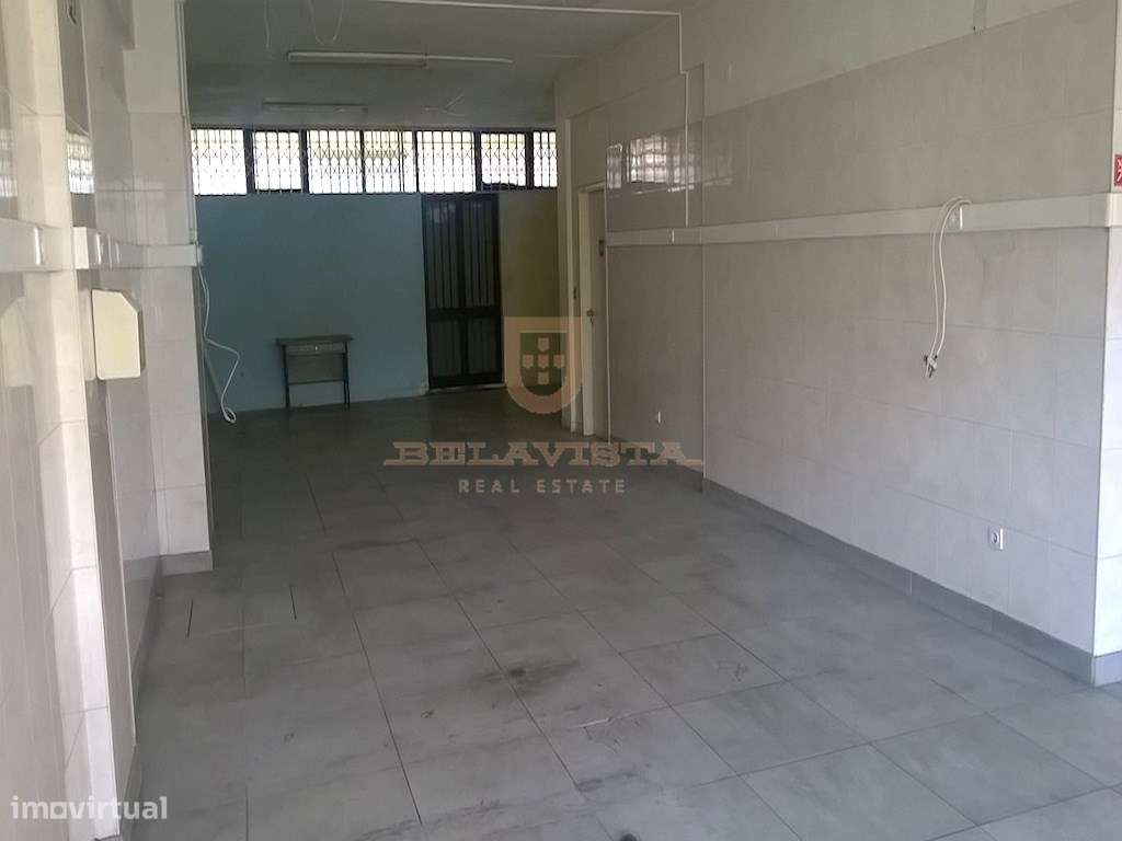 Loja em frente ao Colégio Luso Francês - a rentabilizar - Grande imagem: 3/5