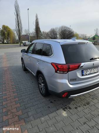 Mitsubishi Outlander 2.2 DID Intense + 4WD - 7