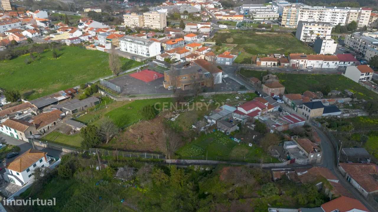 Terreno com 2 Frentes para Construção, em São Mamede de Infesta a 2 mi - Grande imagem: 4/10