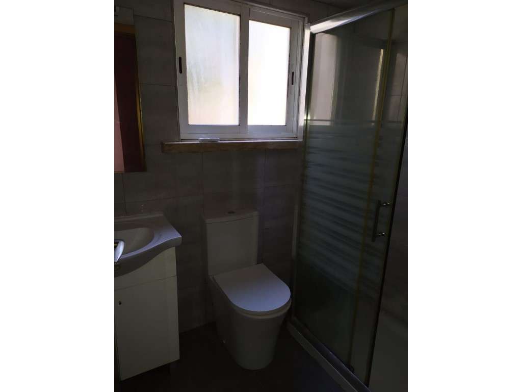 Apartamento T2 com localização privilegiada na Venteira, Amadora.-13