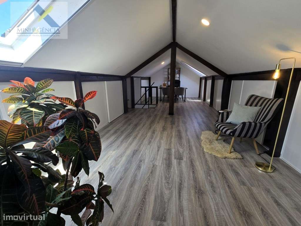 Apartamento T2 Duplex remodelado no Lavradio-18