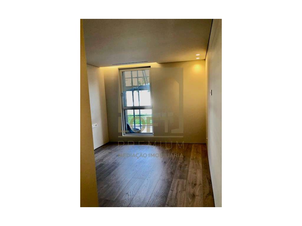 Apartamento T3 de Luxo c/ Vista Castelo e Parque da Cidade em Guima...-13