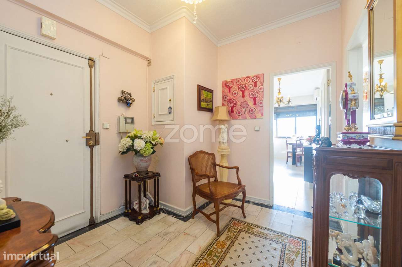 Apartamento T3 de Luxo c/ Vista Panorâmica Exclusiva - Laranjeiras-9