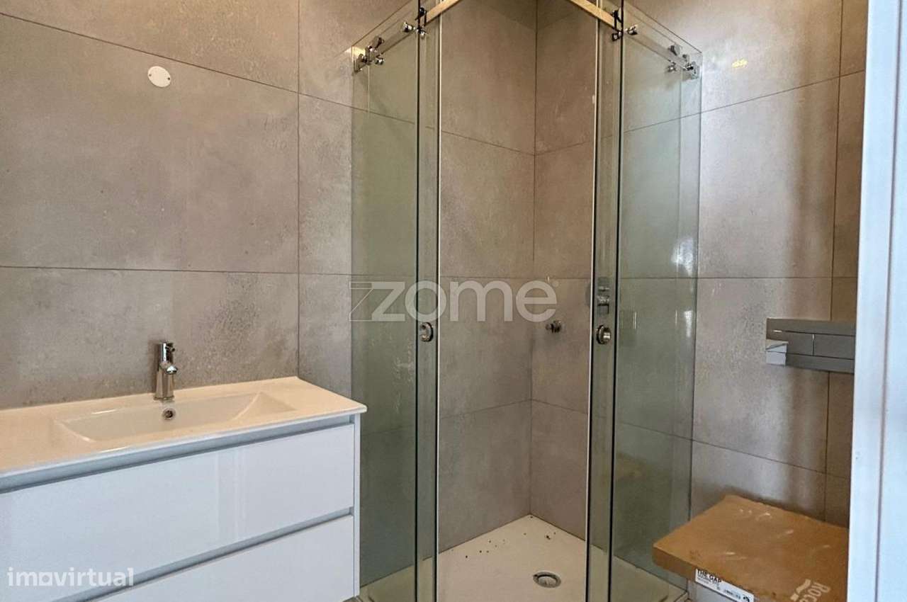 Moradia T4 com piscina, suíte e garagem em Azeitão-25
