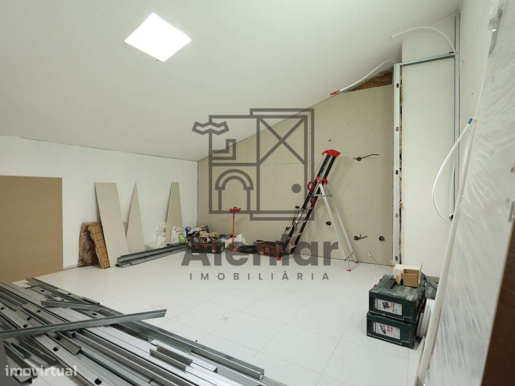 Excelente T3 com Box em Alenquer-30