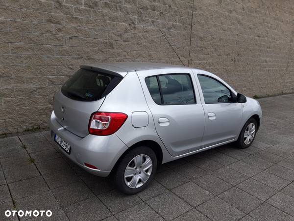 Dacia Sandero 1.2 16V 75 Laureate - 11