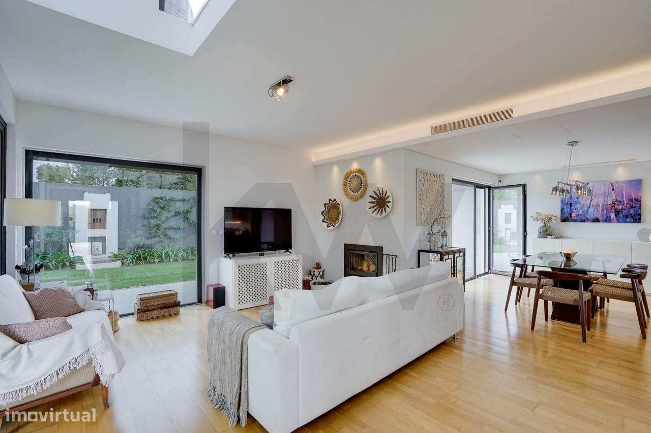 Moradia Contemporânea T3+1 com Piscina em Condomínio Fechado Exclusivo-30