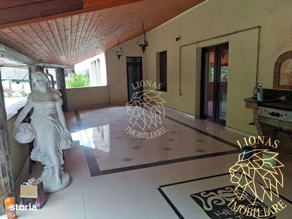 Casa/Conac/Pensiune/Casa de vacanta-1300 mp -Str. Ghinzii -EXCLUSIV - Imagine principală: 5/8