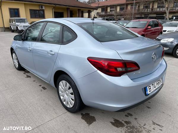 Opel Astra - 4