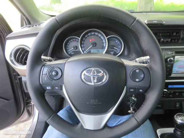 Toyota Auris Touring Sports 1.33 Dual-VVT-i Comfort - 24