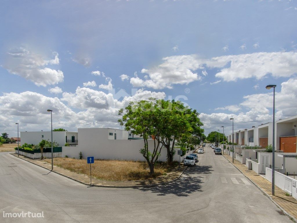 Lote de terreno em Gaveto - Construção de moradia unifami...