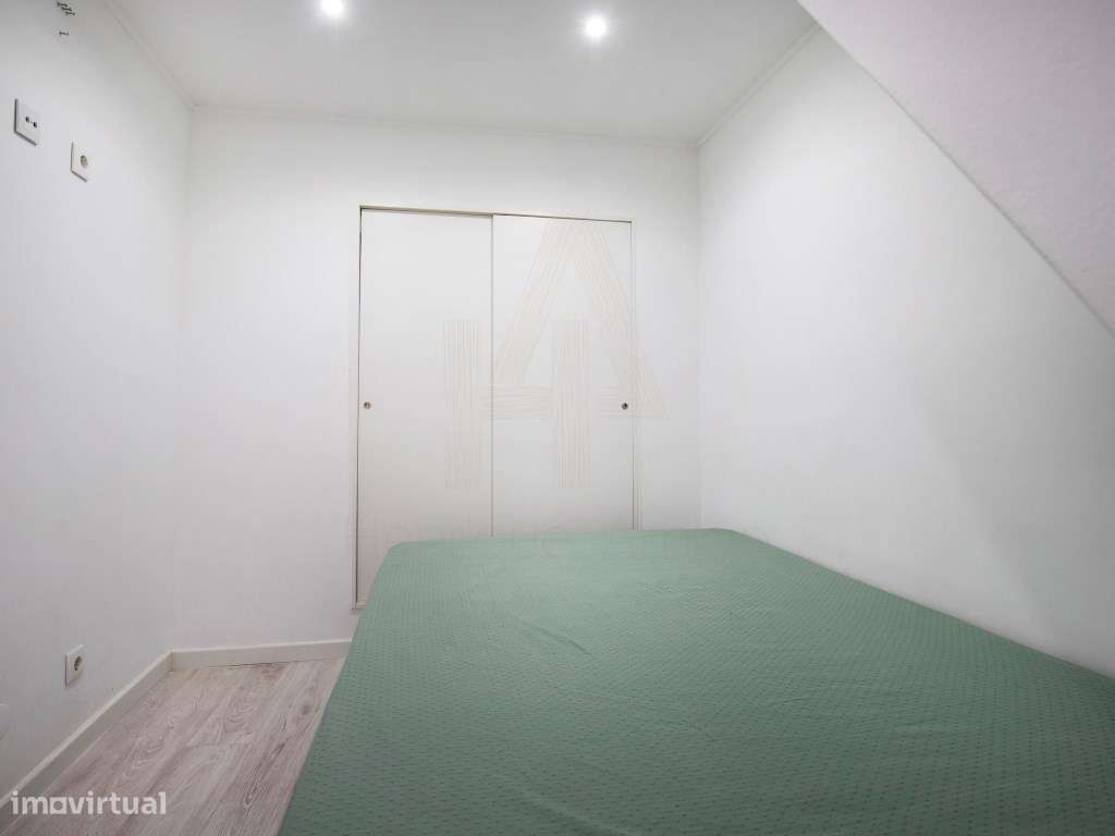 Apartamento T1 no Coração de Sesimbra - A 2 Minutos da Praia!-13