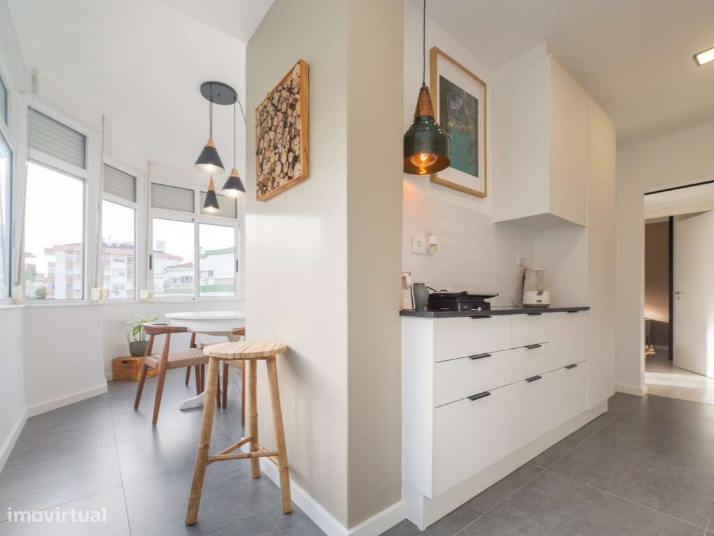 T2 Remodelado Centro de Linda-a-Velha-9