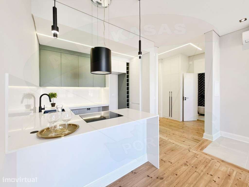 Apartamento T3 Remodelado com 2 Suites e Closet na Av. Almirante Re... - Grande imagem: 4/41