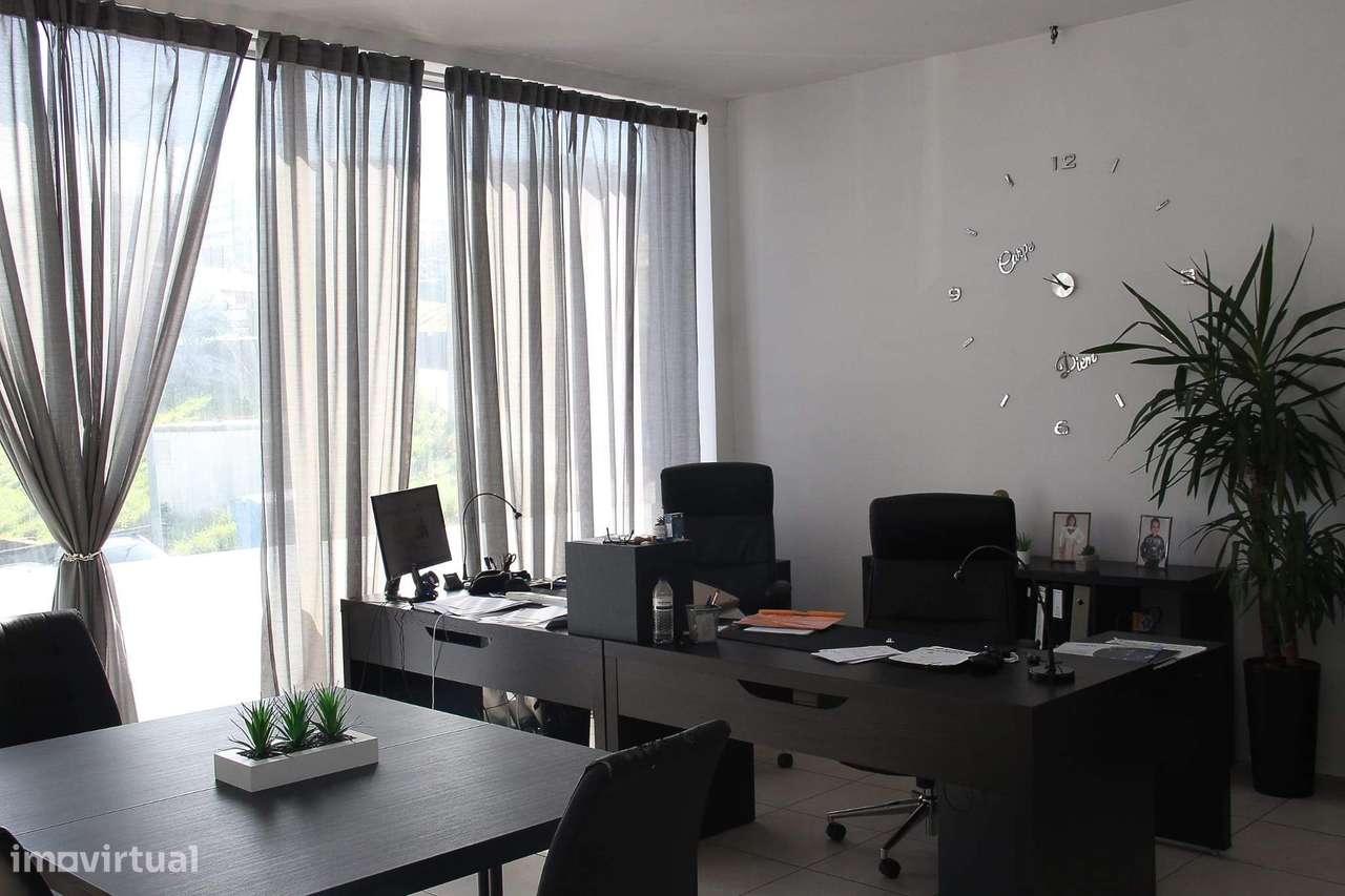 Armazém Industrial com Excelente Localização em Braga-28