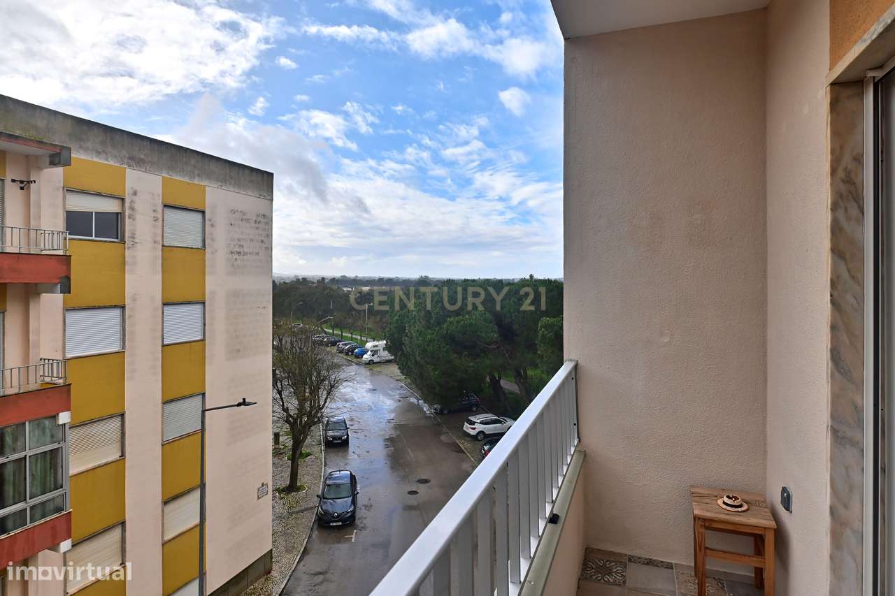 Apartamento Renovado T2 em Pinhal Novo-12