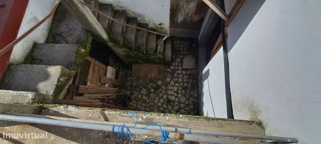 Moradia para restaurar T2 em Miranda do Douro-16