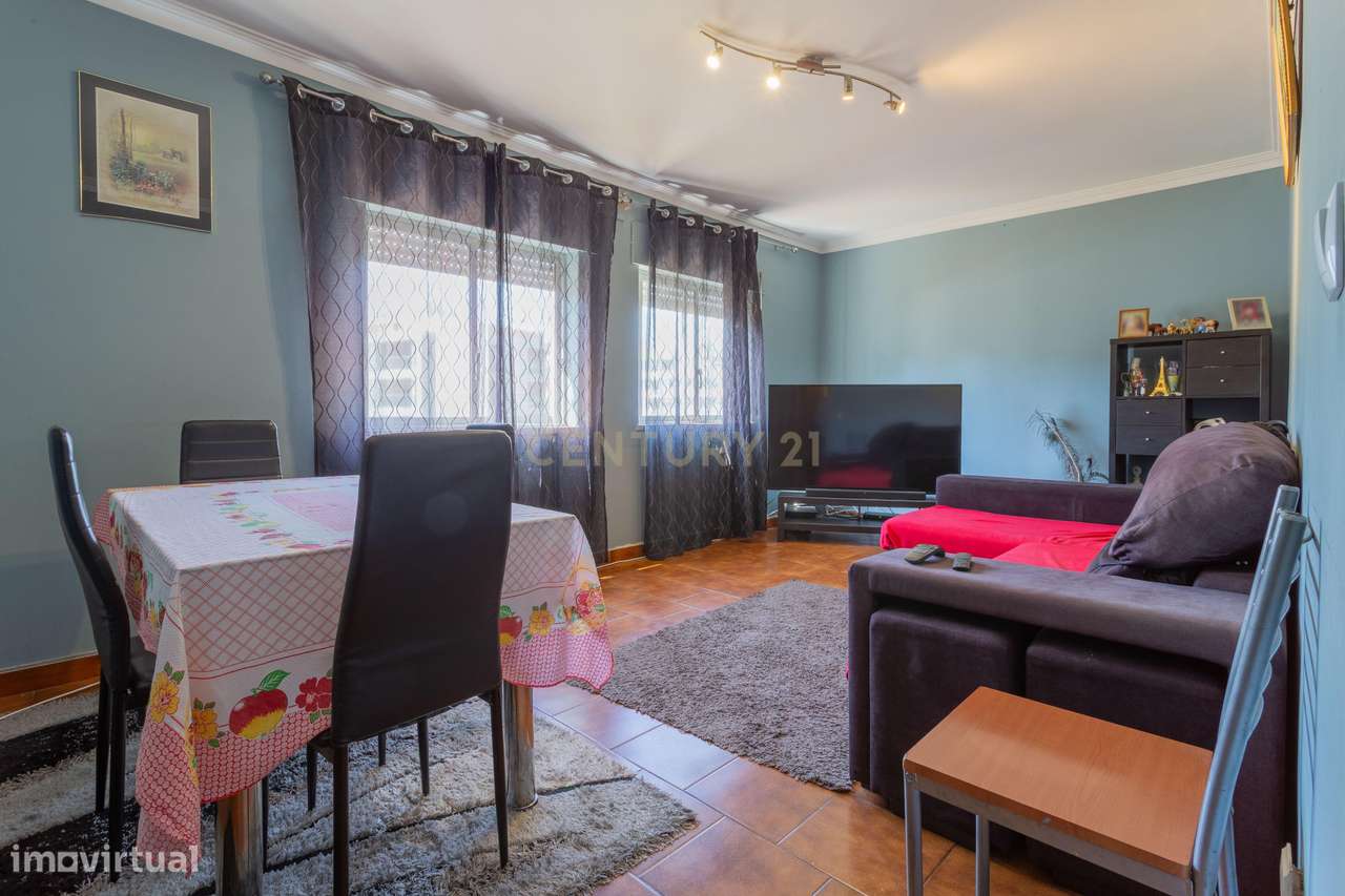 Apartamento T3 no Feijó - Grande imagem: 1/19