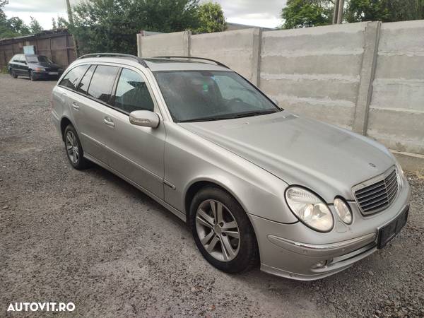 Dezmembram/Piese Mercedes Benz 211K , an fabr. 2003 - 1