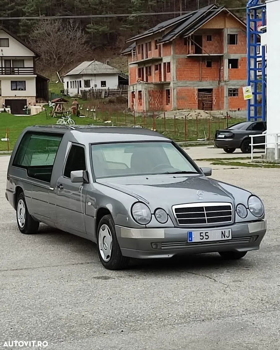 Mercedes-Benz W124 - 1
