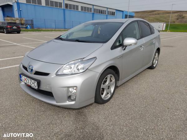 Toyota Prius (Hybrid) - 9