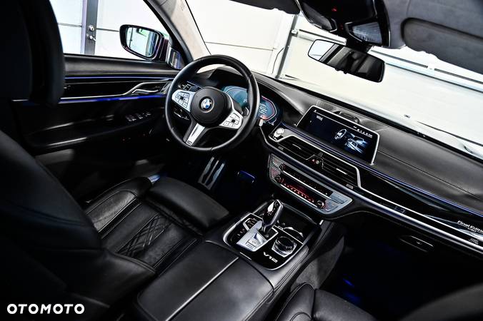 BMW Seria 7 M760Li xDrive - 23