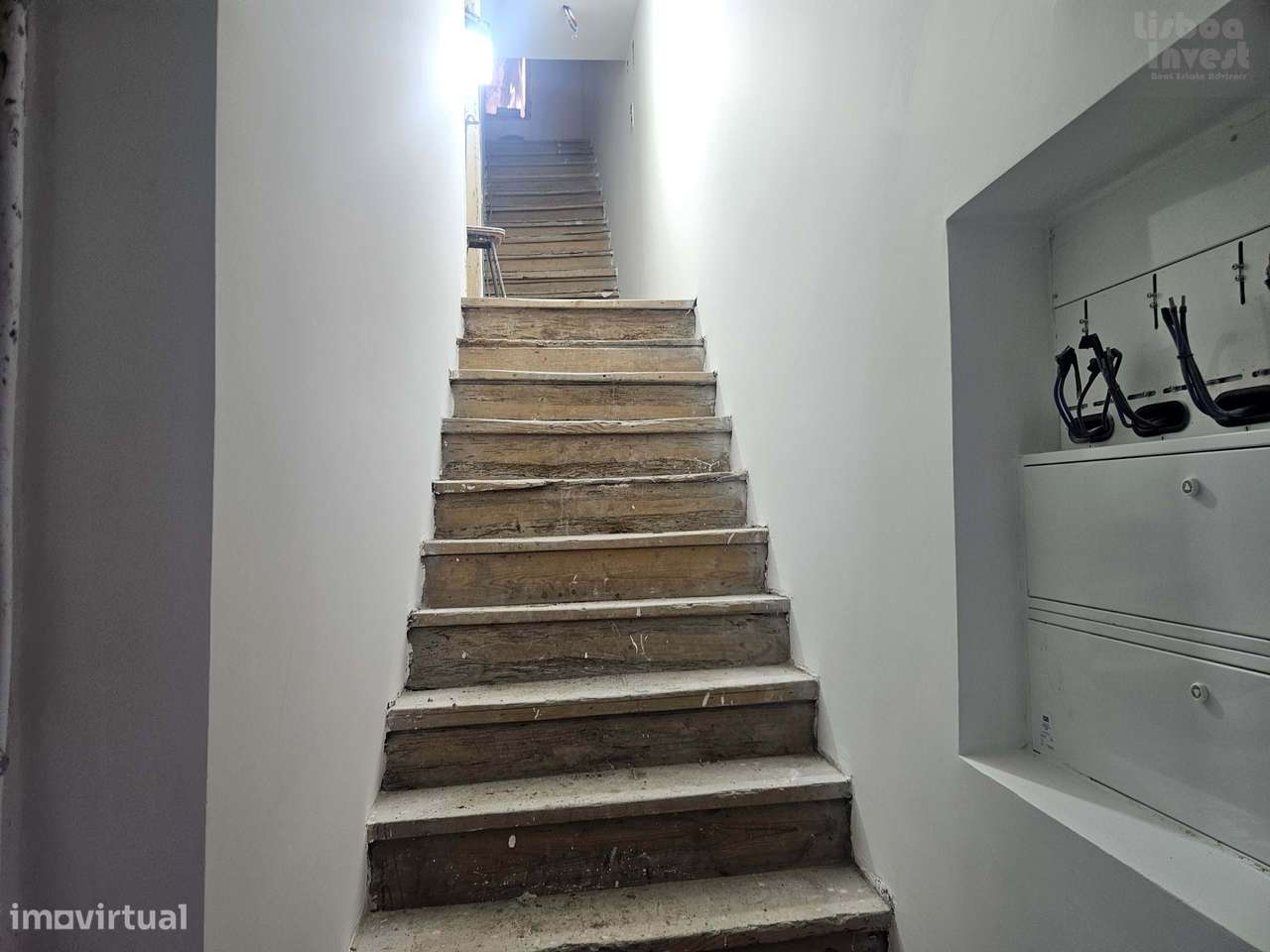 Vendo T2 para remodelação em predio totalmente remodelado-36