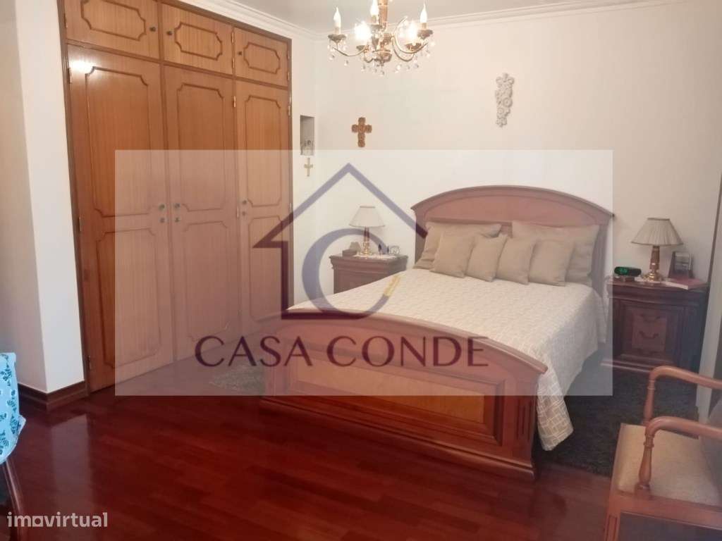 Moradia Banda T4 com Sótão Aproveitado | Belas - Sintra-7