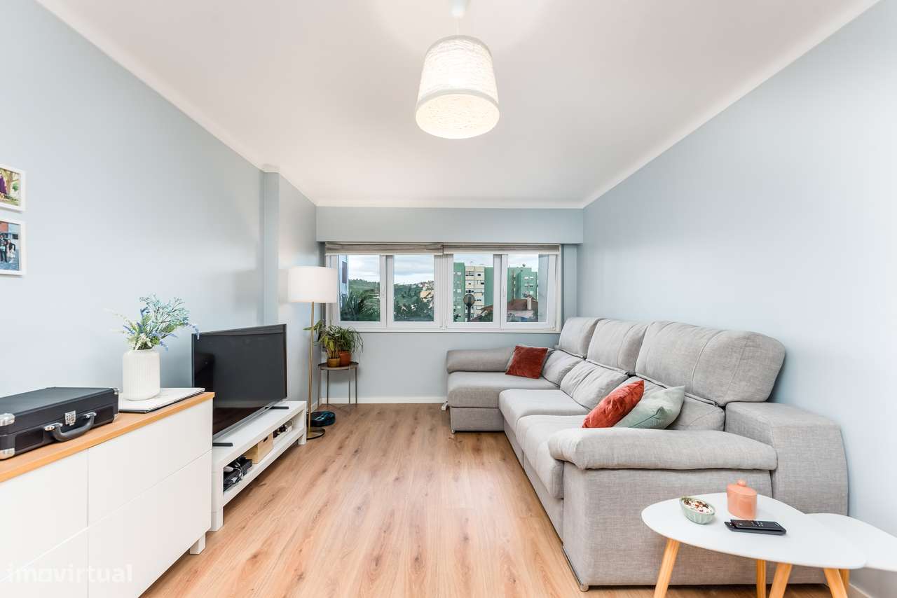 Apartamento 3 assoalhadas | Remodelado | Arrecadação | 5m do Metro-11