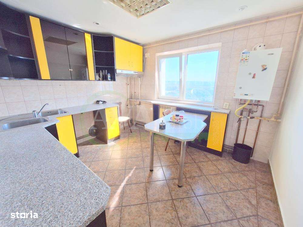 Apartament 3 camere decomandat, zona Nord-0