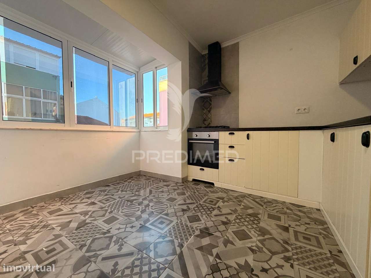 T2 Remodelado na cova da Piedade - Grande imagem: 2/40