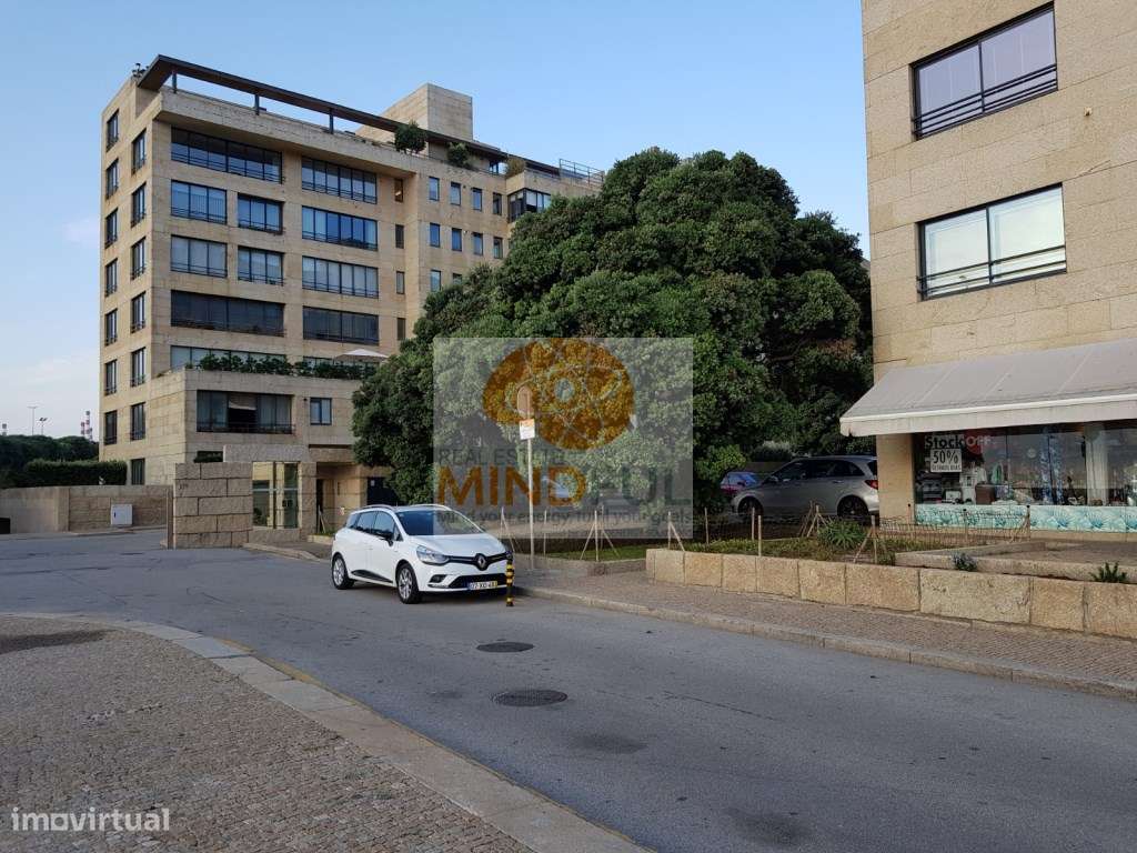 Para Investidores! Venda de Loja Renovada Arrendada por 10 anos, r/...-19