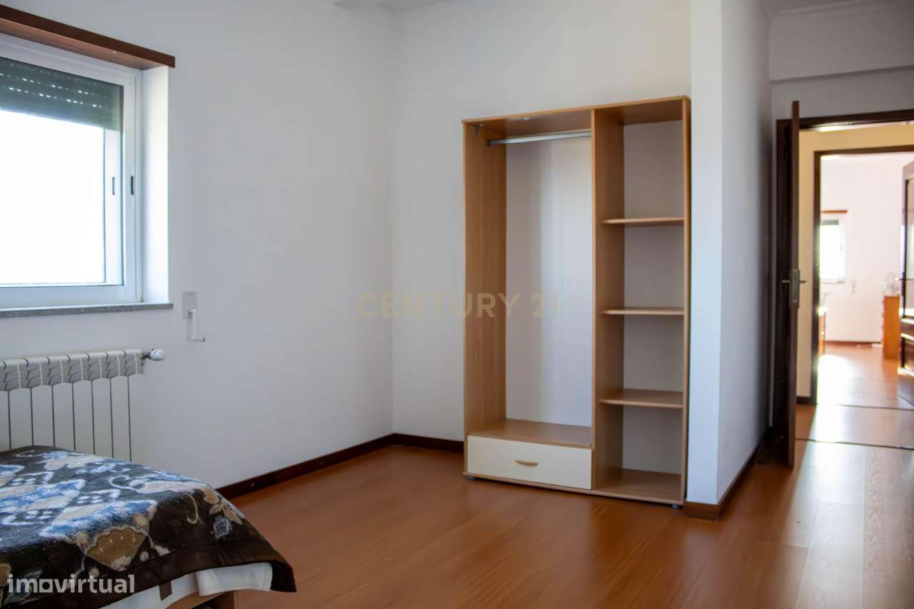 Moradia moderna | 3 pisos | Vila Nova Foz Côa-45