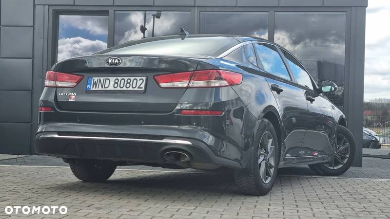 Kia Optima 2.0 L - 5