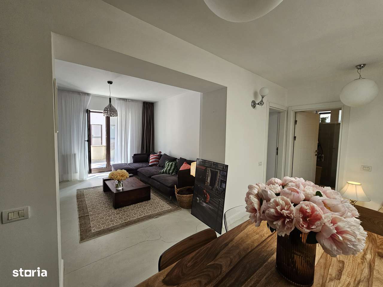 Apartament 3 camere, spatios, metrou Piata Victoriei - Pret avantajos