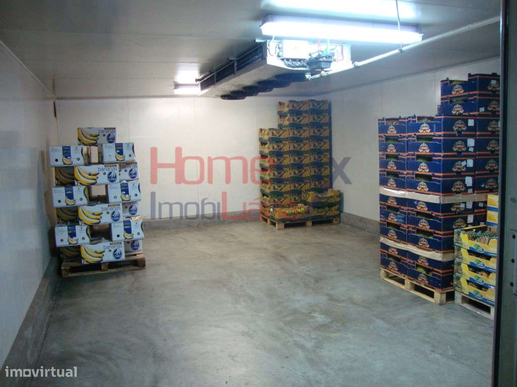 Espaço de Garagem e Comercial em São Roque - Grande imagem: 4/5