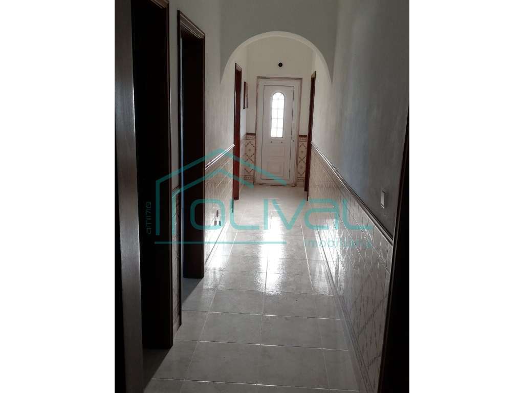 Moradia Independente com terreno, muito bem localizada com vista pa...-28