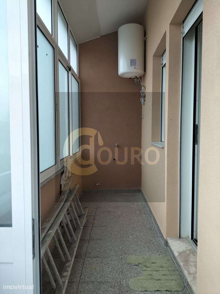 APARTAMENTO T3 RENOVADO EM ÁGUAS SANTAS-10