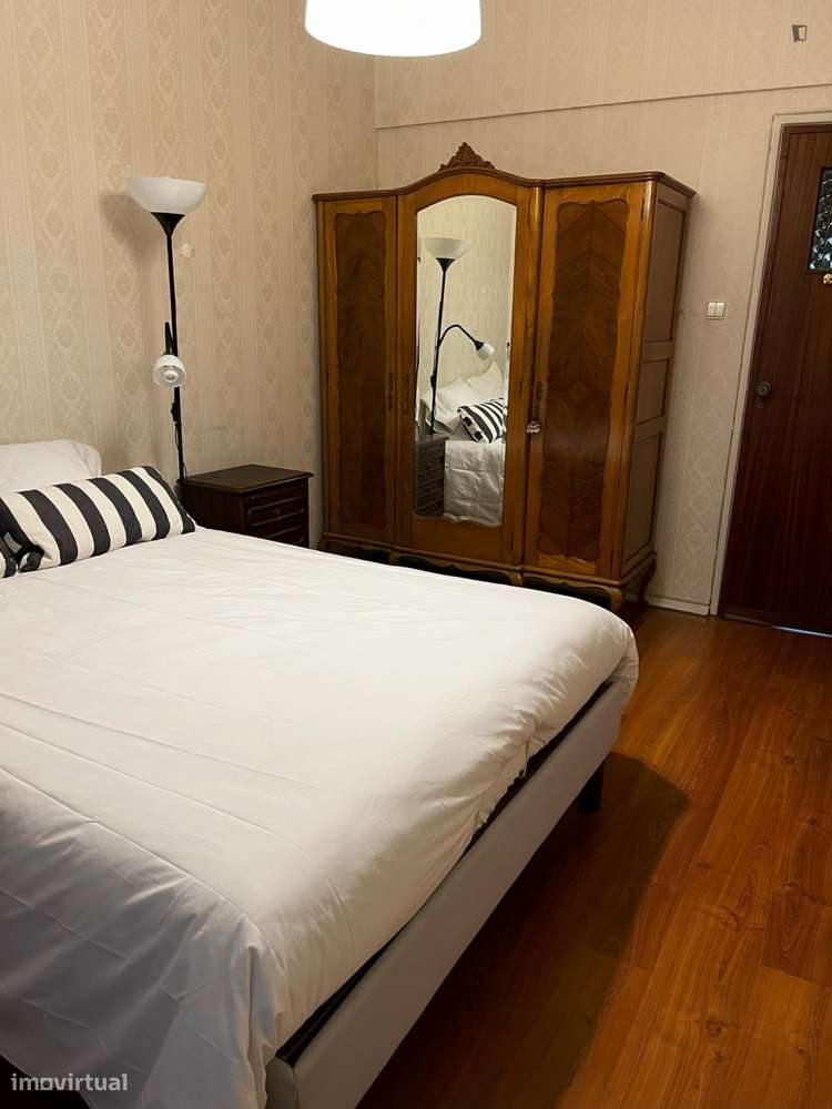 Quarto - localizado em Benfica Lisbon - Grande imagem: 4/17