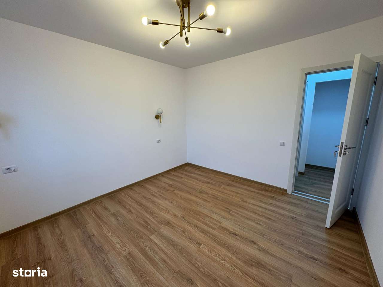 63000 euro, NEGOCIABIL, 2 camere, 50mp, Micro16-8