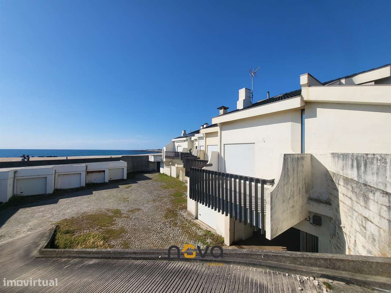 Moradia T3 em primeira linha de mar-34