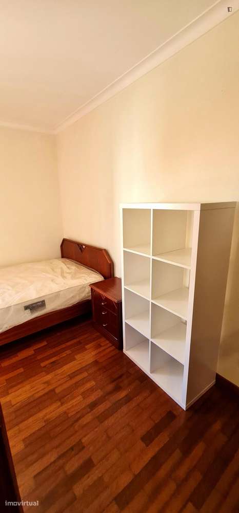 Quarto - localizado em São Martinho de Bispo Coimbra - Grande imagem: 3/8