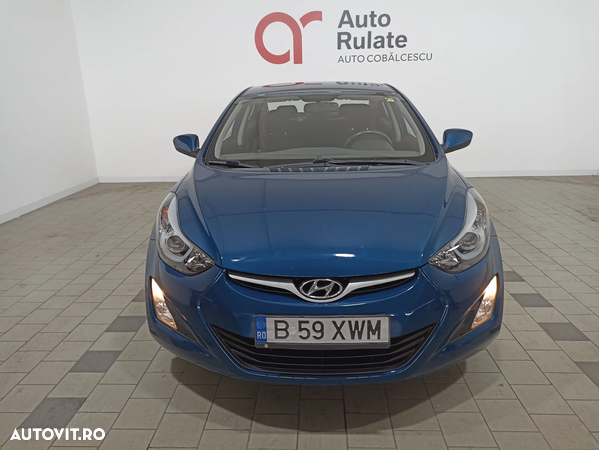 Hyundai Elantra - 2