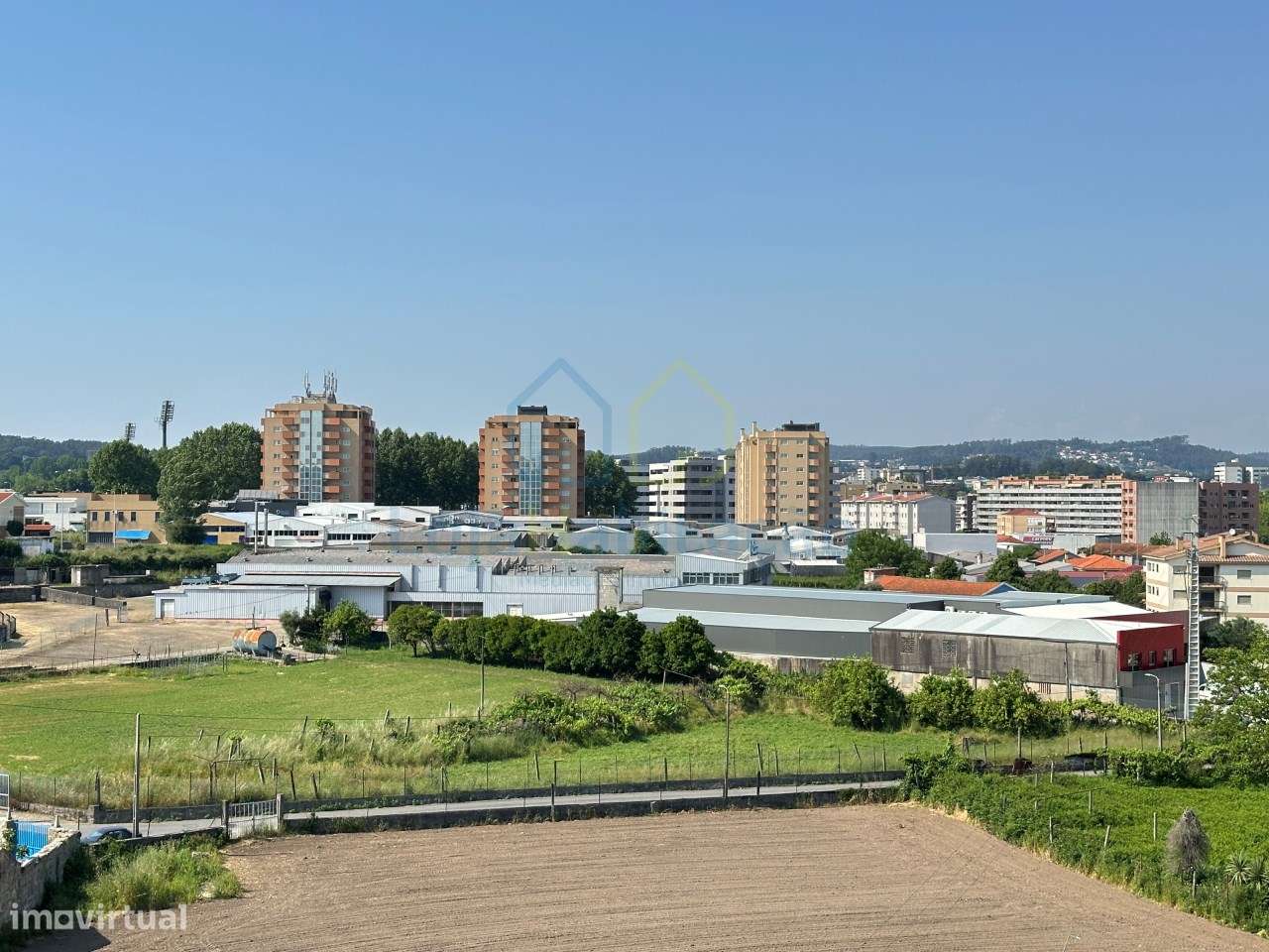 T3+1  Novo - último Piso, c/ Varandas e garagem 3 automóveis-31