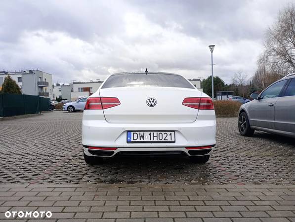 Volkswagen Passat 2.0 TDI Bi-Turbo BMT 4Mot Highline DSG - 17